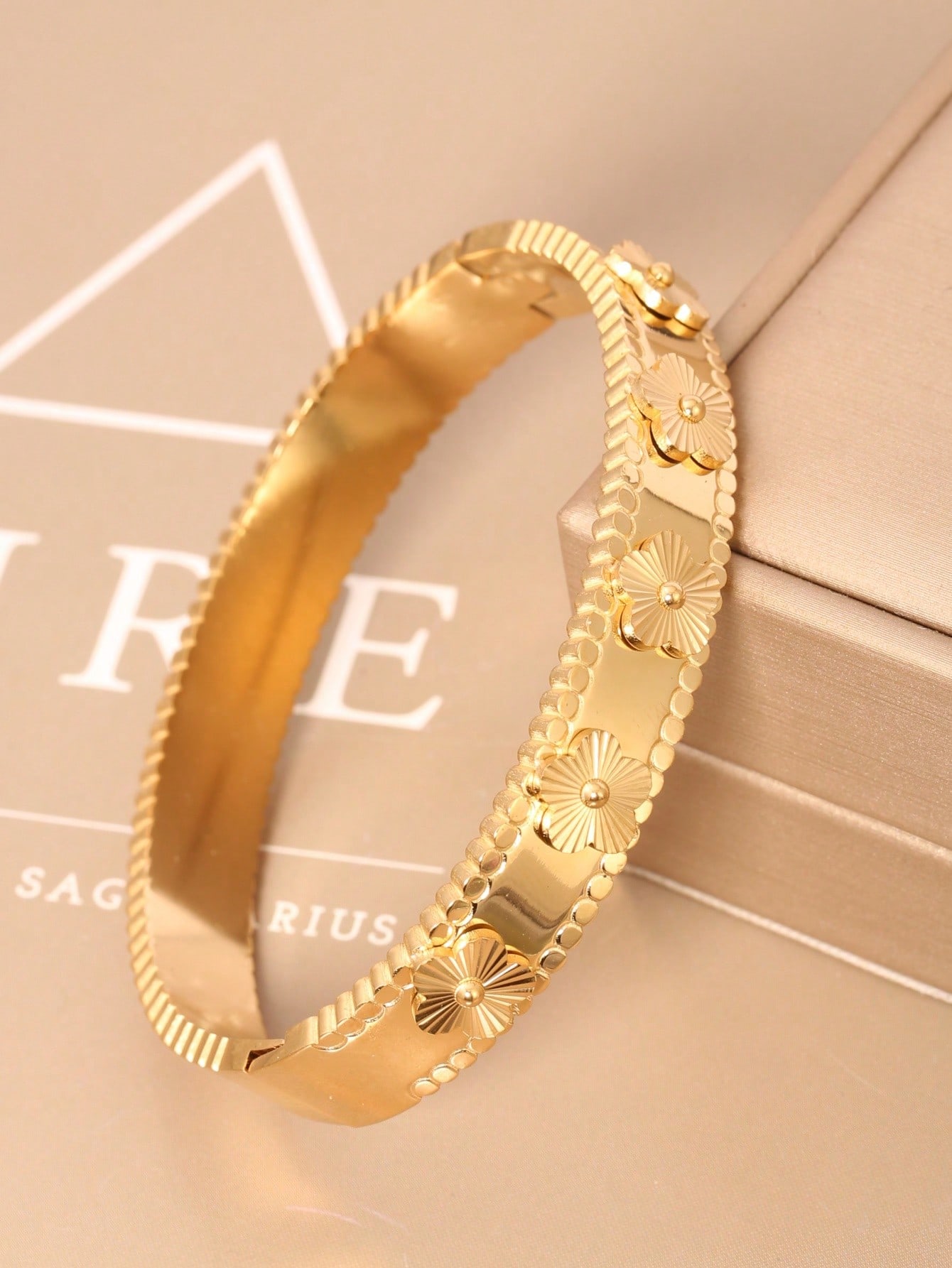 1 Piece of European and Americ - Luxury Lifestyle Niche ulasan dan harga